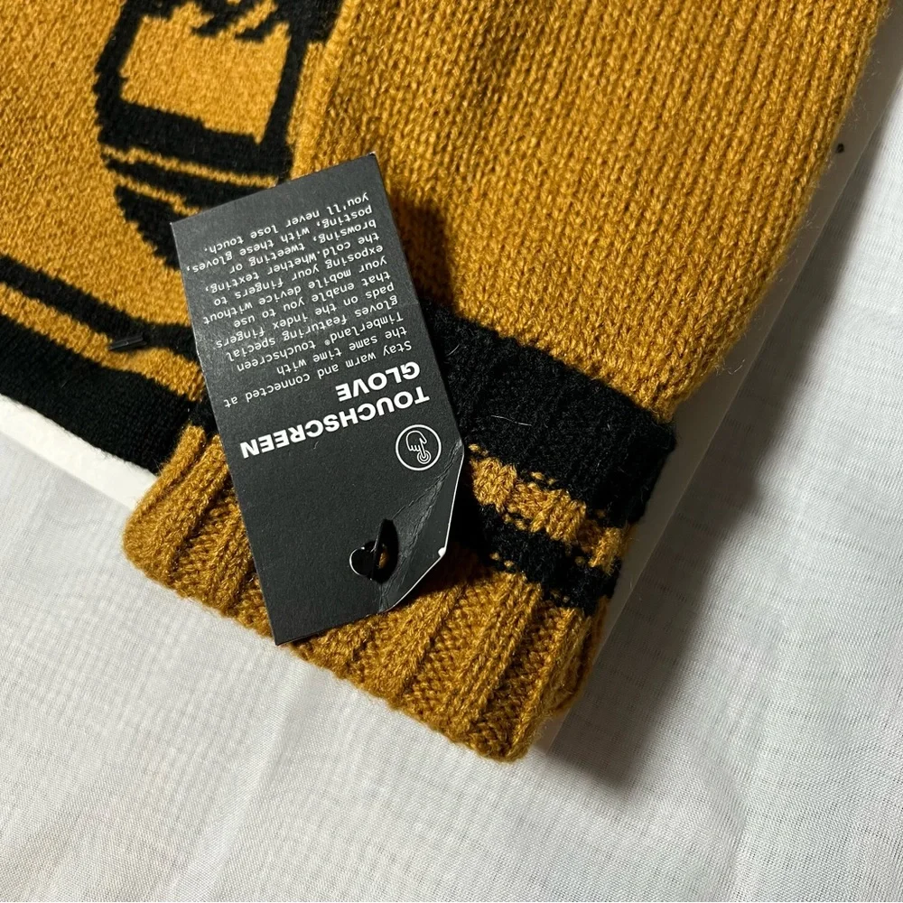 Timberland Hat and Touchscreen Gloves Set Women's Winter Beanie Hat & Gloves